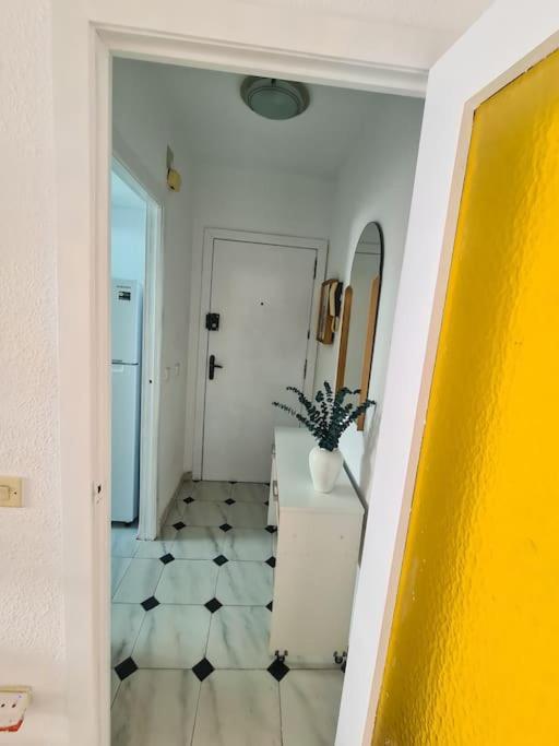 Beachside 2-bd Near Barcelona Apartamento *