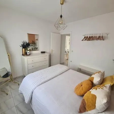 Nice Beachside 2-Bd Apt Near Barcelona Cunit Exterior foto