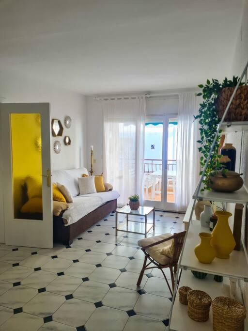 Beachside 2-bd Near Barcelona Apartment